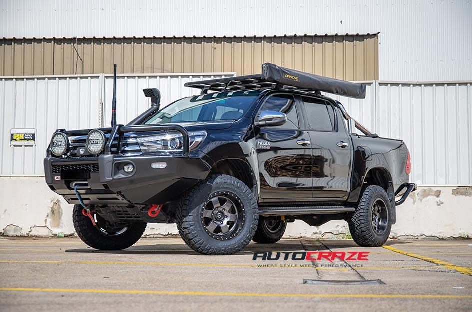 TOYOTA HILUX N80 4WD PODIUM MATTE GUN METAL